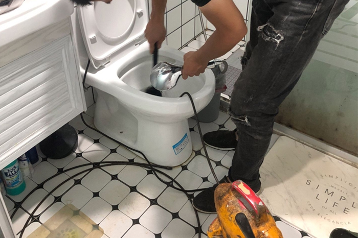 灯塔疏通下水道